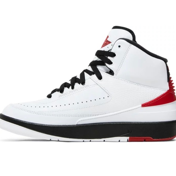 2022 Air Jordan 2 retro Chicago main image 4